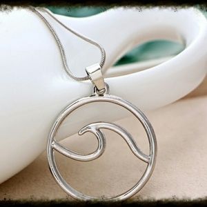🌊🌊🌊🌊THE WAVE Pendant Necklace